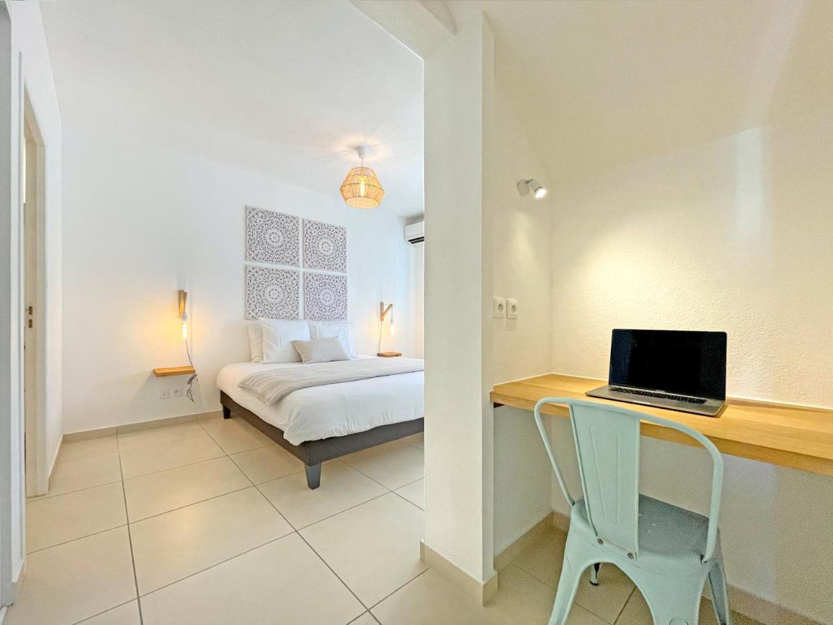 Orient Bay Beach Front Apartment المظهر الخارجي الصورة